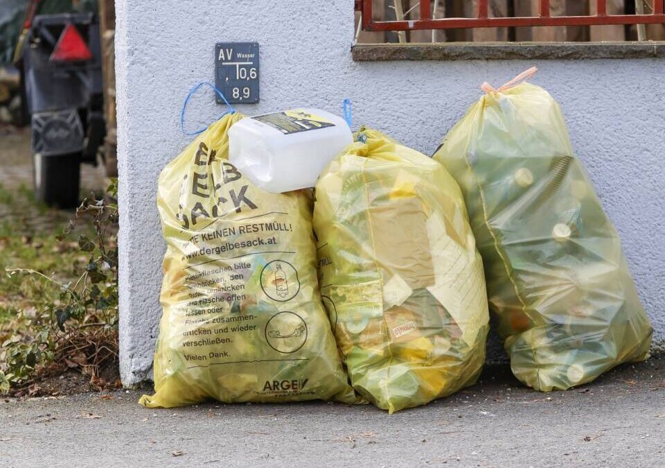 Rechtzeitiges Bereitstellen vom Plastikmüll